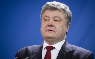 Порошенко вирішив, як поділити вилучені у Януковича гроші