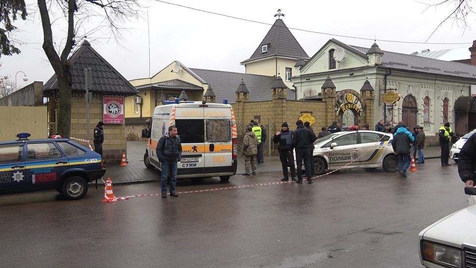 Різанина в ресторані в Сумах: є поранені (фото)