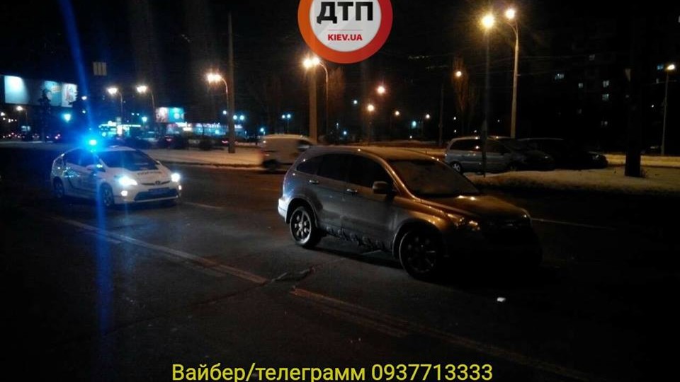 На Троещине автомобиль с ребенком попал в ДТП