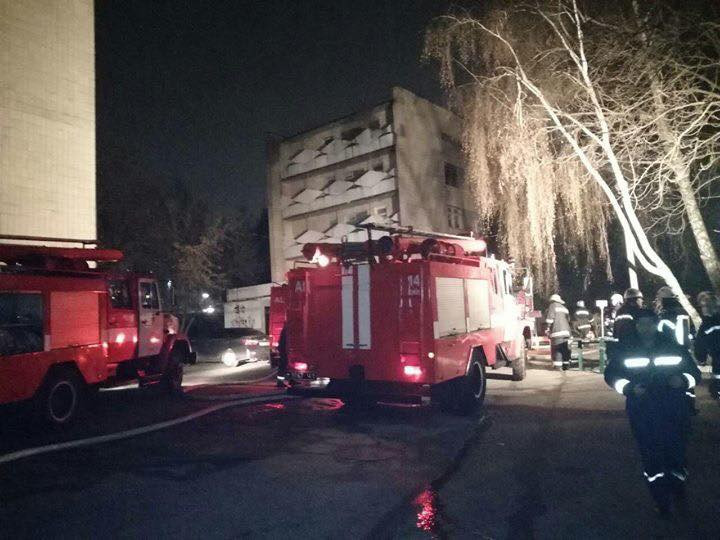 В Киеве горела психиатрическая больница, опубликованы фото