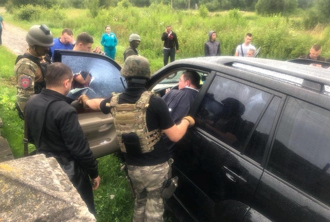 Во второй раз попытался взять деньги: задержан мэр города Сколе