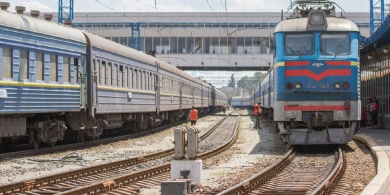 В Запорожской области локомотив врезался в вагон, пострадали 26 пассажиров