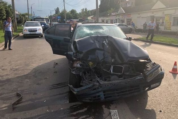 В сети опубликовано видео серьезного ДТП в Черкассах