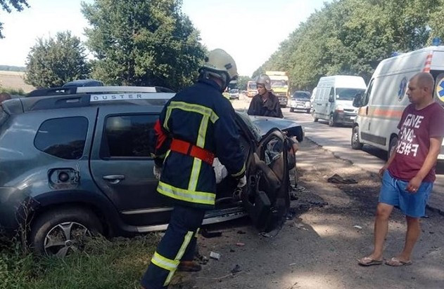 Автомобиль перевернулся в воздухе: под Тернополем произошло жуткое ДТП с детьми