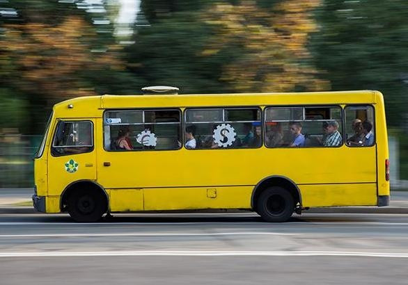 В Херсоне из переполненной маршрутки на ходу выпал ребенок