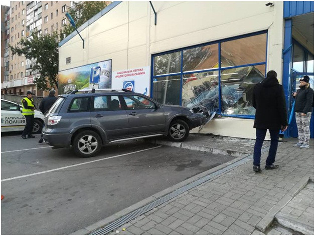 Страшное ДТП в Полтаве: госпитализировали пять человек