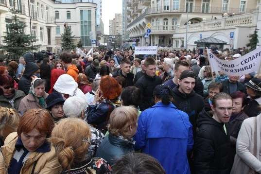 Столкновения под офисом Зеленского: подробности