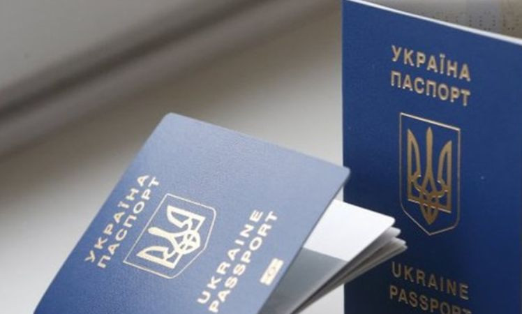 Суд просять заборонити Порошенку та суддям ВС виїжджати за кордон після виборів