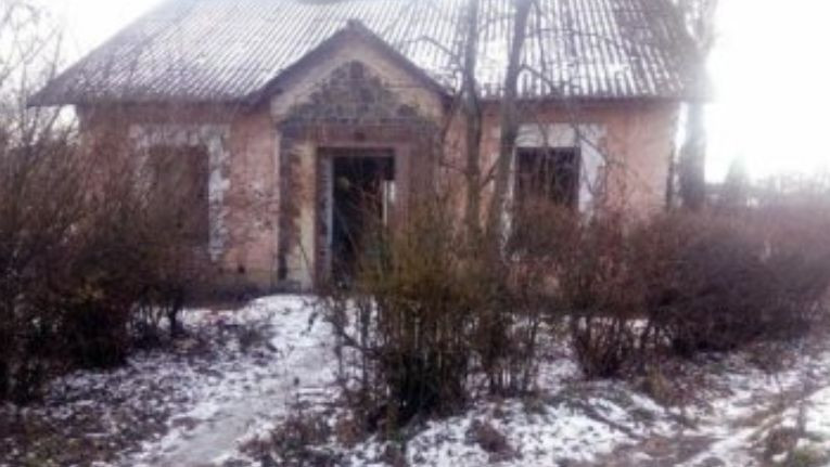 Залишила тіло новонародженої дитини в покинутій будівлі: суд покарав горе-матір