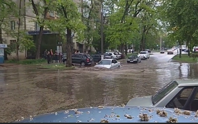 Сильний град і зливи: Запоріжжя «пішло під воду»