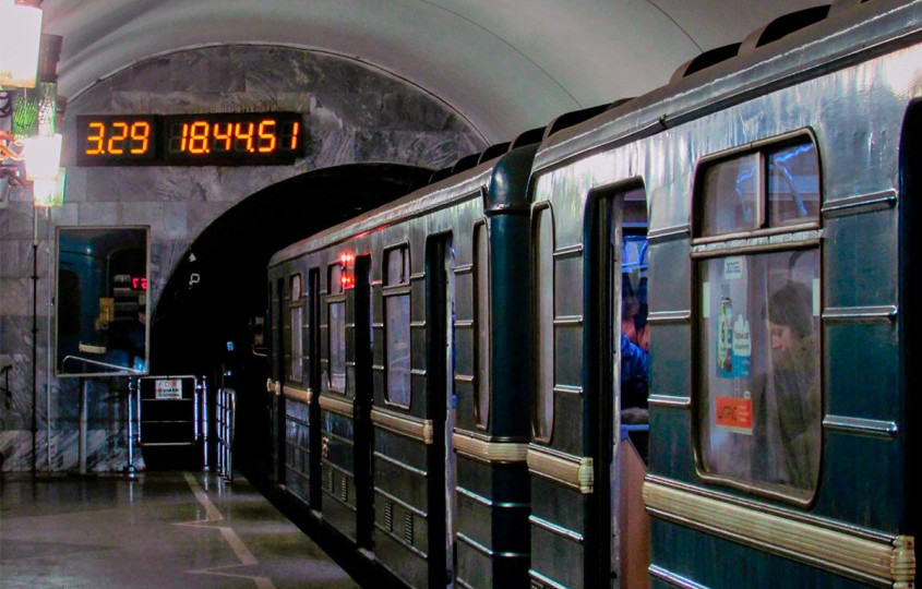 В столичному метро людина опинилася на межі смерті: є відео