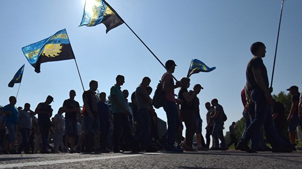 На Донеччині шахтарі влаштували масові протести: відео