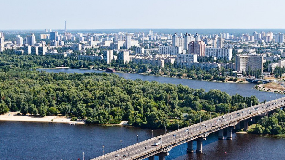 В столичном парке обнаружили опасную находку: фото с места ЧП