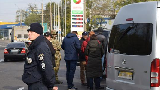 Избивали и держали в заложниках: под Николаевом вооруженная банда похищала людей