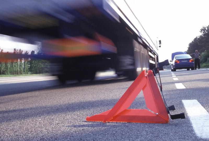 Українці потрапили в жахливу аварію у Польщі: евакуатор протаранив автобус