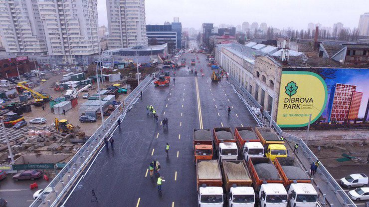 На обновленном Шулявском мосту обнаружили проблемы: подробности