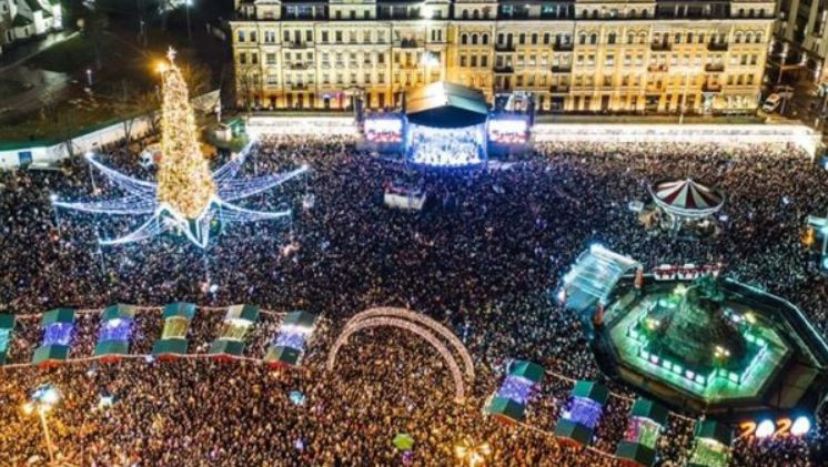 Лучше, чем в Париже и Риме: столичная елка стала одной из лучших в Европе