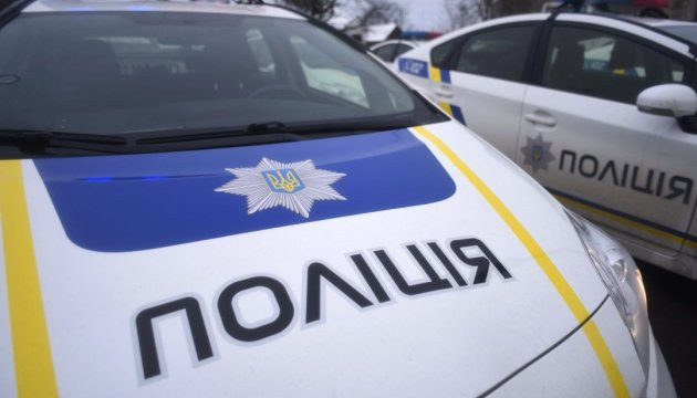 Забив до смерті та залишив біля під’їзду: на Донеччині затримали підозрюваного