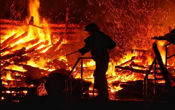 В Иране сожгли больницу, где находились пациенты с коронавирусом: видео