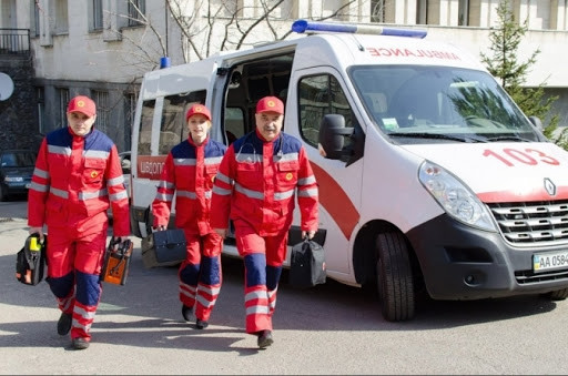 Температура чи піднявся тиск: чи приїде швидка