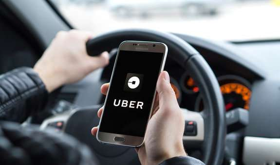 BOLT та UBER готові безкоштовно перевозити медичних працівників