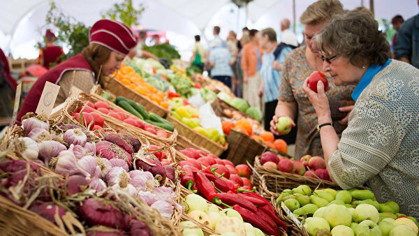 Карантин в Украине: продуктовым рынкам разрешили работать, но есть условия