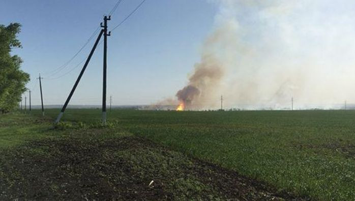 Под Харьковом возле военных складов вспыхнул пожар: есть видео