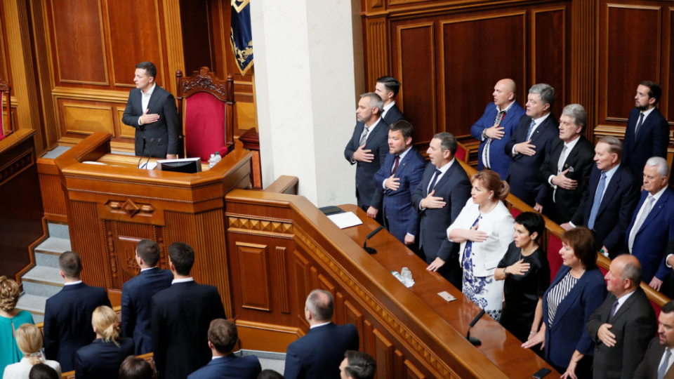 Парламентарі хочуть посилити відповідальність за невиконання вимог нардепа: проект прийнято за основу