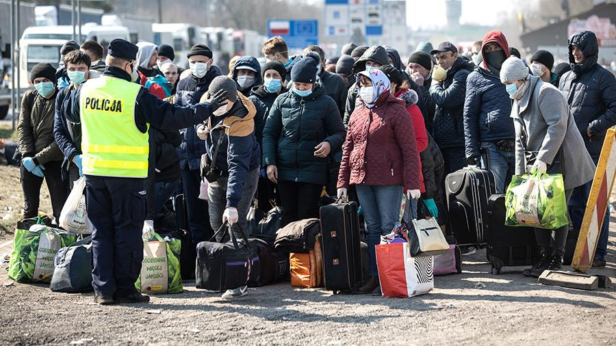 В Украину из Польши пешком пришли почти 3 тысячи человек за два дня