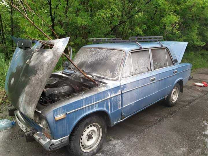 Під Харковом на ходу загорівся автомобіль: фото