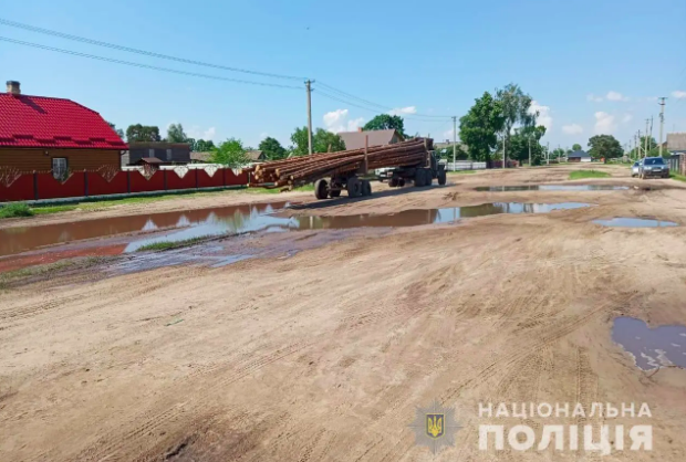 В Ровенской области колесо от грузовика убило ребенка