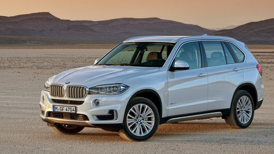 У 2022 році автомобіль BMW X5 зможе їздити на водні