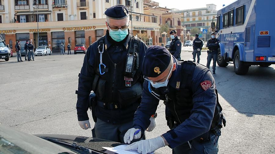 В одній з країн ЄС відбулася серія нападів на поліцію, яка пильнувала за дотриманням карантинних вимог