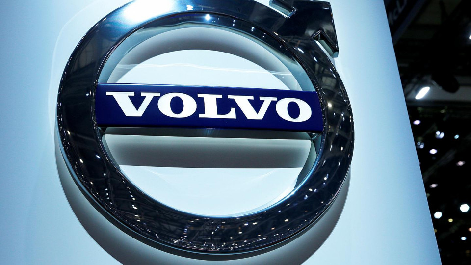 Строгий ограничитель скорости на новых Volvo удалось сломать:  что известно