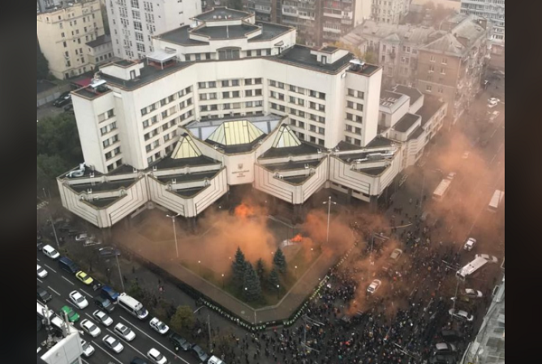 Чи спрощує розпуск КСУ перегляд соціальних гарантій