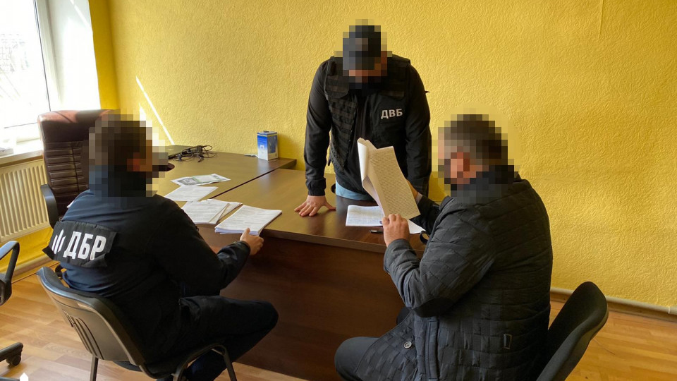 Судитимуть експосадовців Вінницької поліції, які «заробляли» на ремонтах службових авто