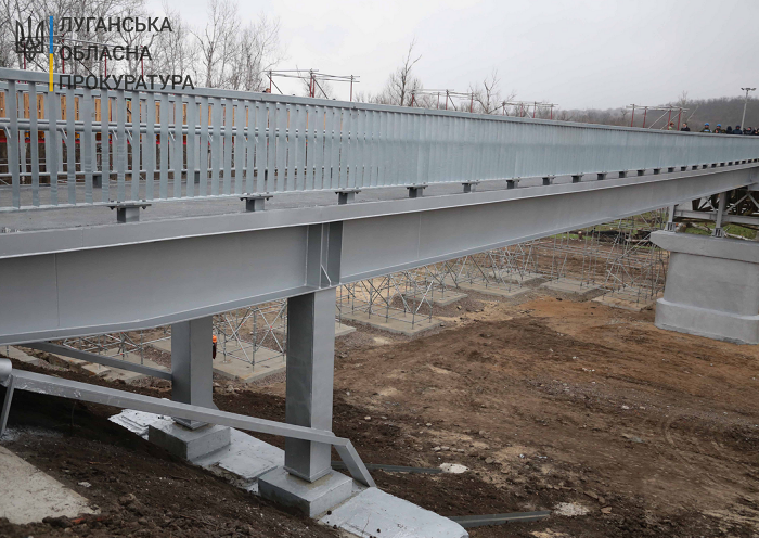 3 мільйони збитків під час ремонту мосту на КППВ «Станиця Луганська»: посадовець ОДА постане перед судом