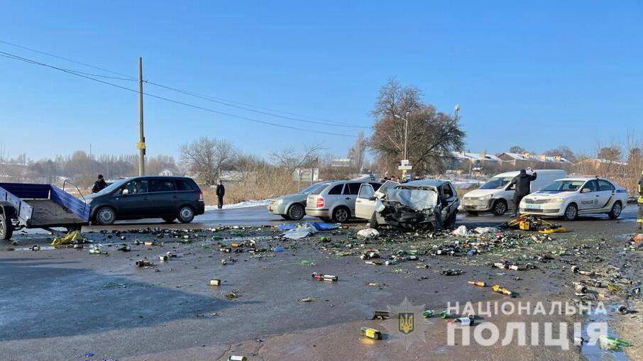 Под Киевом произошло смертельное ДТП с тремя авто, фото