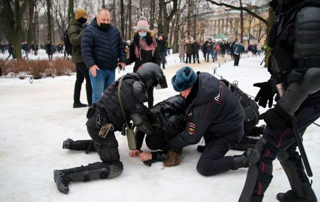 Протесты в России в поддержку Навального: задержали более 1000 человек