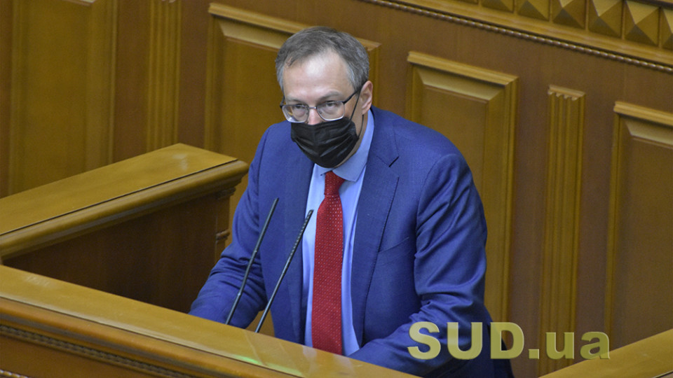 Антон Геращенко пояснив, чому МВС проти надання дозволів на короткоствольну зброю