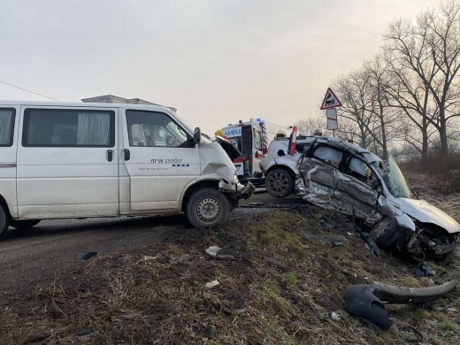 На Закарпатті не розминулися дві автівки: один із водіїв помер