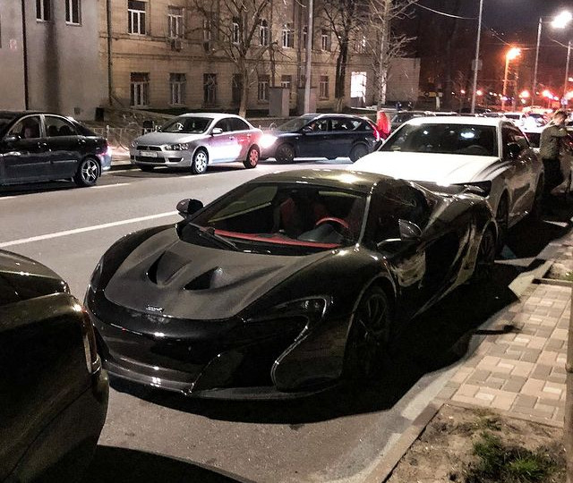 В Киеве засветился роскошный суперкар McLaren 570S