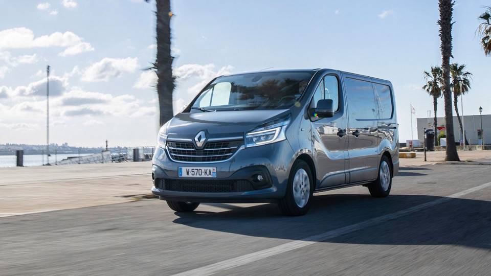 Объявлены цены на обновленный фургон Renault Trafic