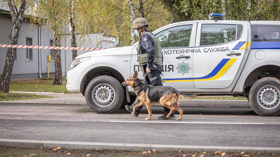 Аеропорт, лікарні, ТЦ і метро: Київ сколихнула хвиля мінувань