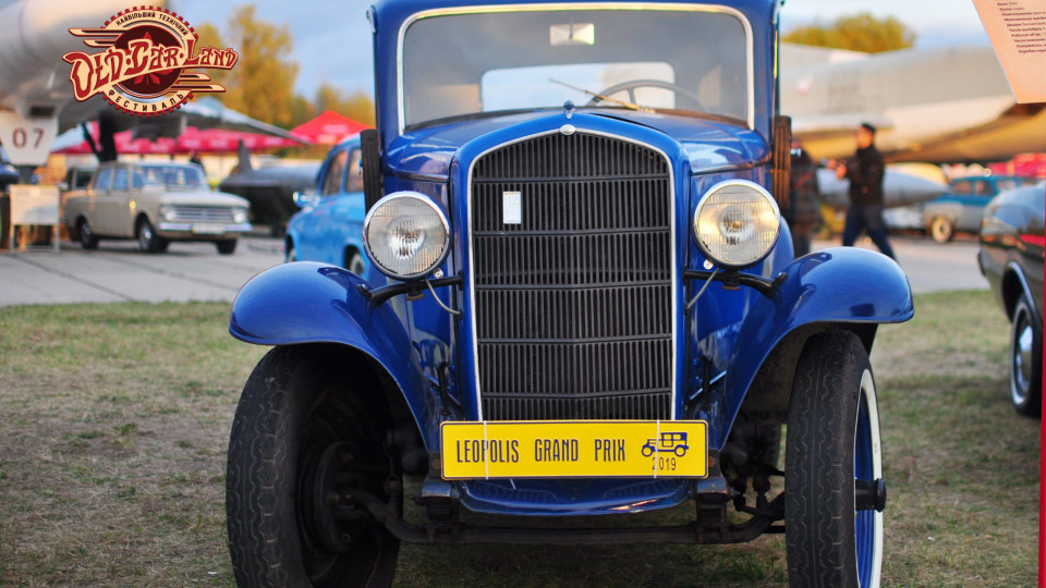 Классика Rolls Royce и первые советские лимузины: в столице стартует фестиваль OldCarLand