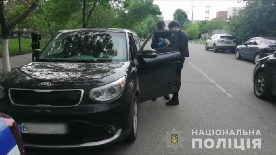 В Одессе разборки водителей на дороге переросли в стрельбу: пострадало двое людей, фото и видео