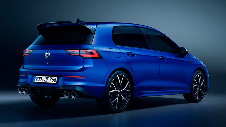 Представили «заряженный» универсал Volkswagen Golf R 2022 года: фото