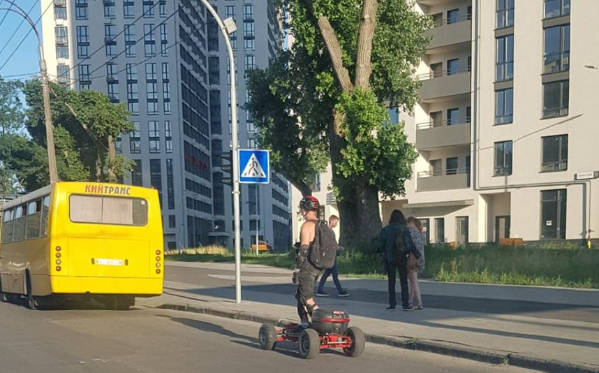 В Киеве заметили неизвестное транспортное средство, фото