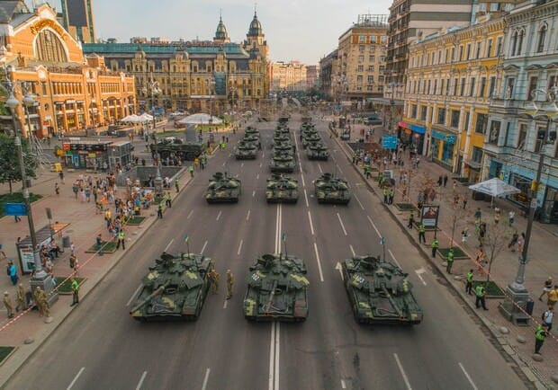 В столице просят сократить рабочий день во время репетиций парада