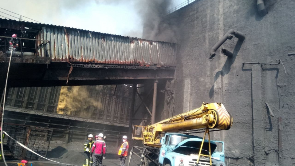 В Авдіївці сталася пожежа на коксохімічному заводі: є деталі